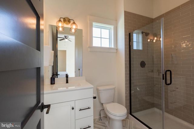 1016 VALLEY CROSSING DR, Lititz, PA 17543