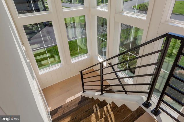 1016 VALLEY CROSSING DR, Lititz, PA 17543