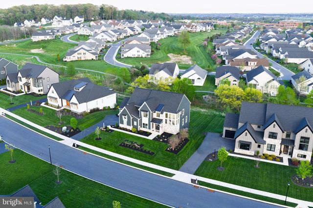 1016 VALLEY CROSSING DR, Lititz, PA 17543