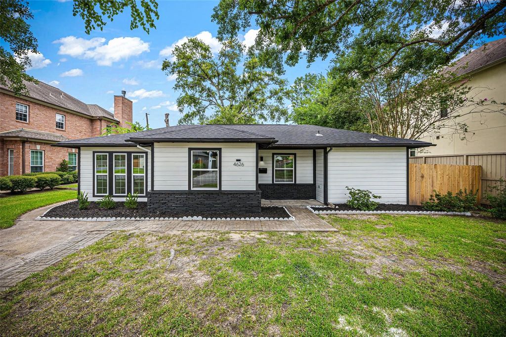 4626 Holly Street, Bellaire, TX 77401