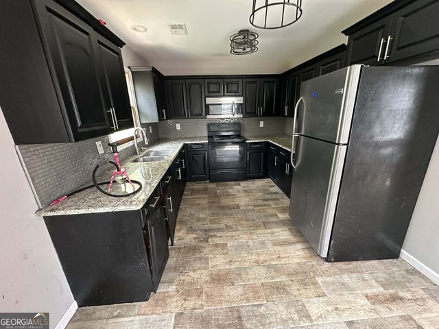 4065 Pate Branch Court, Loganville, GA 30052