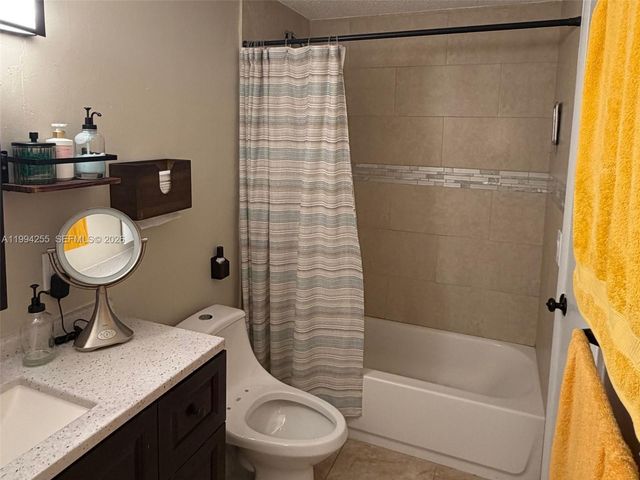 3640 NW 9th St 505, Miami, FL 33125