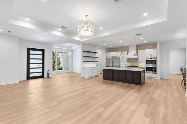 118 Brandywine, Horseshoe Bay, TX 78657