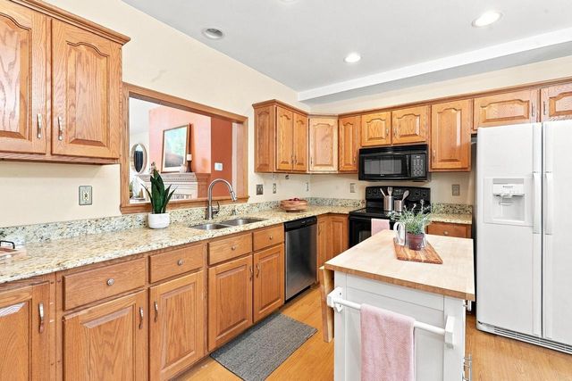 N114W19759 Woodberry PASS, Germantown, WI 53022