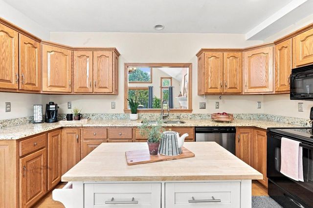 N114W19759 Woodberry PASS, Germantown, WI 53022