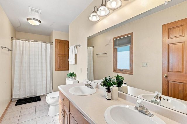 N114W19759 Woodberry PASS, Germantown, WI 53022