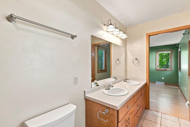 N114W19759 Woodberry PASS, Germantown, WI 53022