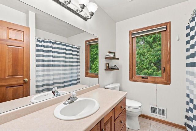 N114W19759 Woodberry PASS, Germantown, WI 53022