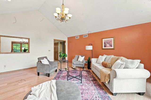 N114W19759 Woodberry PASS, Germantown, WI 53022