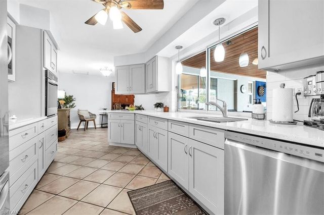 5027 Pelican BLVD, Cape Coral, FL 33914