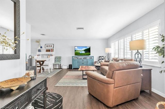 5027 Pelican BLVD, Cape Coral, FL 33914