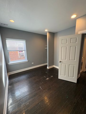 7025 S Chappel Avenue 3, Chicago, IL 60649