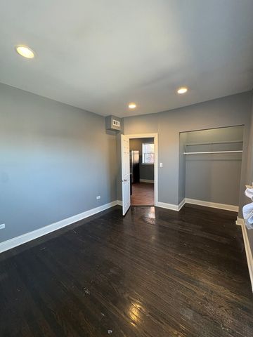 7025 S Chappel Avenue 3, Chicago, IL 60649