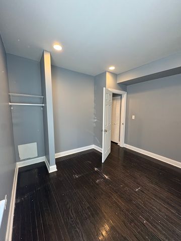 7025 S Chappel Avenue 3, Chicago, IL 60649