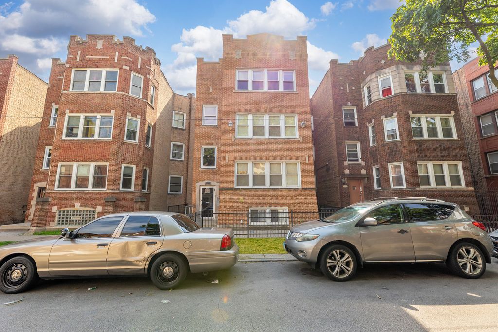 7025 S Chappel Avenue 3, Chicago, IL 60649