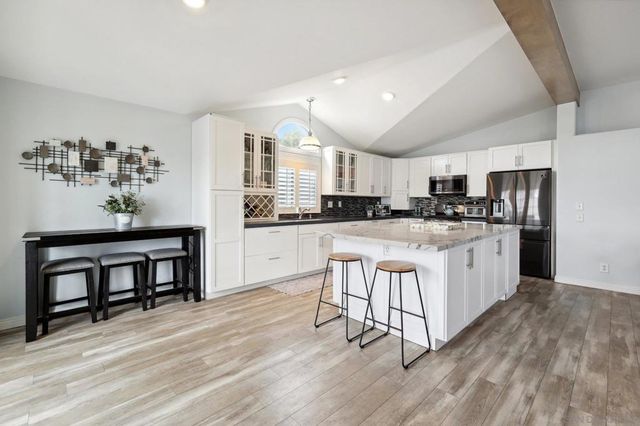 7002 San Bartolo St 30, Carlsbad, CA 92011