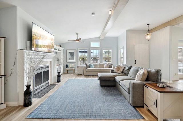 7002 San Bartolo St 30, Carlsbad, CA 92011