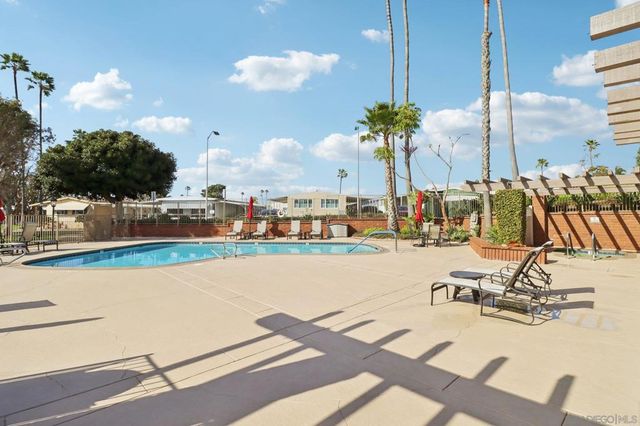 7002 San Bartolo St 30, Carlsbad, CA 92011