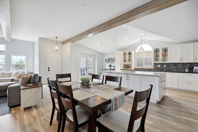 7002 San Bartolo St 30, Carlsbad, CA 92011