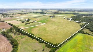 100 Rundberg DR, Jarrell, TX 76537