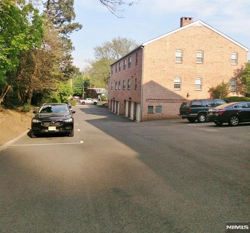 522 N Maple Avenue A 19, Ridgewood, NJ 07450