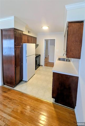 522 N Maple Avenue A 19, Ridgewood, NJ 07450