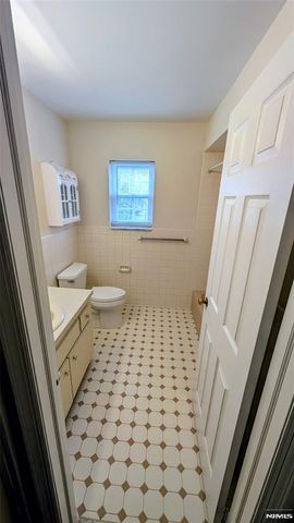 522 N Maple Avenue A 19, Ridgewood, NJ 07450