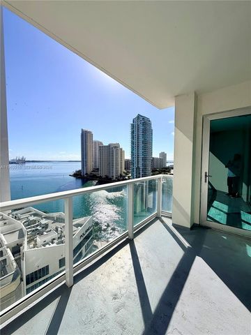 300 S Biscayne Blvd T-1414, Miami, FL 33131