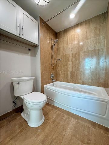 300 S Biscayne Blvd T-1414, Miami, FL 33131