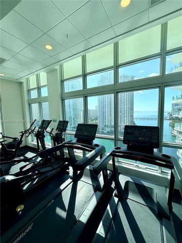 300 S Biscayne Blvd T-1414, Miami, FL 33131