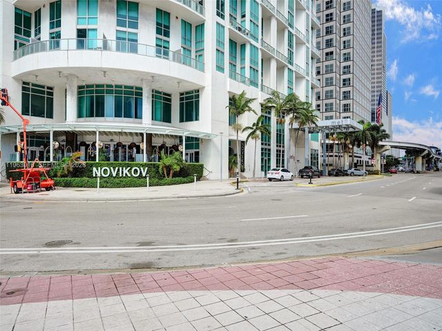 300 S Biscayne Blvd T-1414, Miami, FL 33131
