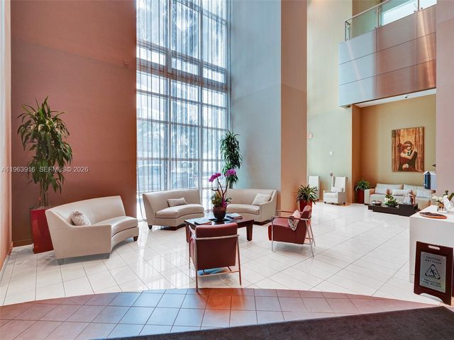 300 S Biscayne Blvd T-1414, Miami, FL 33131