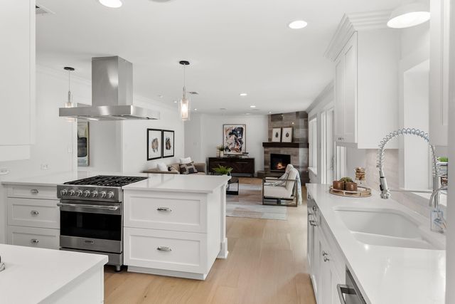 3415 Shinoak DR, Austin, TX 78731