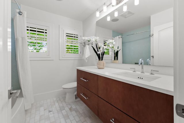 3415 Shinoak DR, Austin, TX 78731