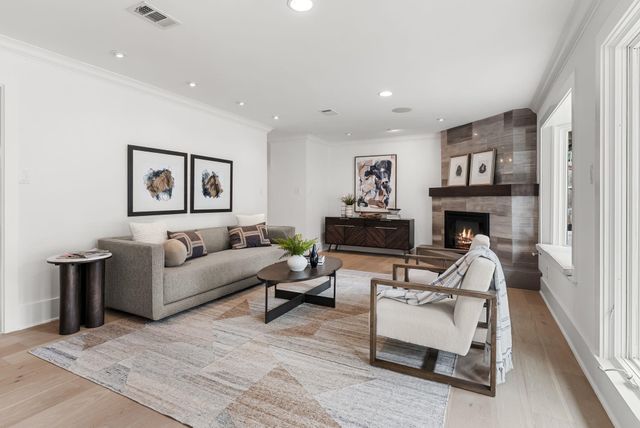 3415 Shinoak DR, Austin, TX 78731