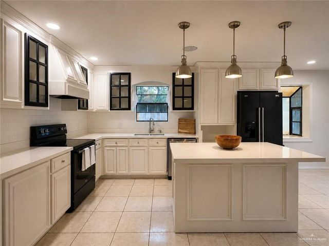 501 Larkspur Avenue, Mcallen, TX 78501
