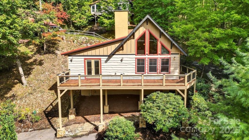 13 Miners Trace Road, Burnsville, NC 28714