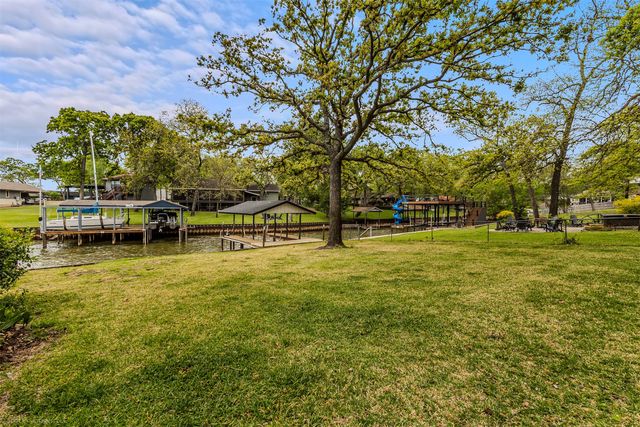 2516 Wildwood Way, Tool, TX 75143