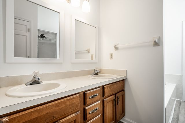 828 Pebble Brook Place, Noblesville, IN 46062