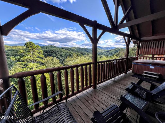 2866 White Oak Ridge Lane, Sevierville, TN 37862