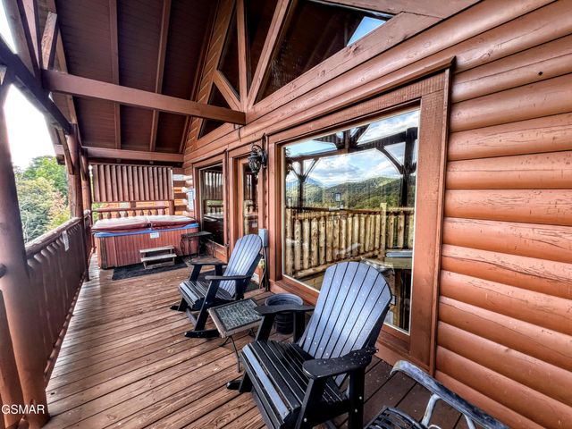 2866 White Oak Ridge Lane, Sevierville, TN 37862
