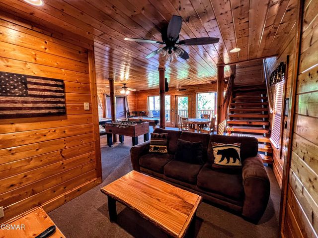 2866 White Oak Ridge Lane, Sevierville, TN 37862