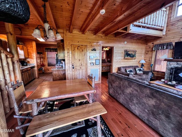 2866 White Oak Ridge Lane, Sevierville, TN 37862