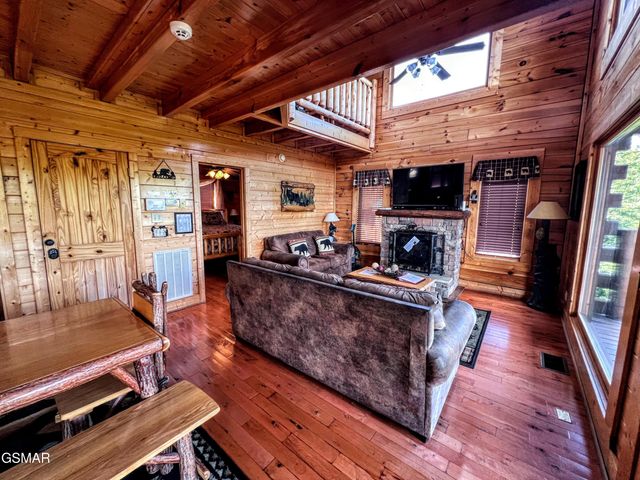 2866 White Oak Ridge Lane, Sevierville, TN 37862