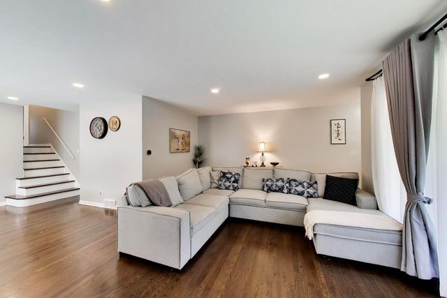 2838 Sunnyside Avenue, Westchester, IL 60154