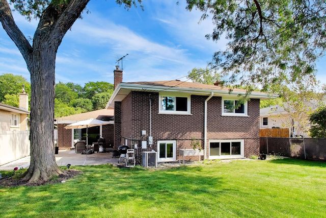 2838 Sunnyside Avenue, Westchester, IL 60154