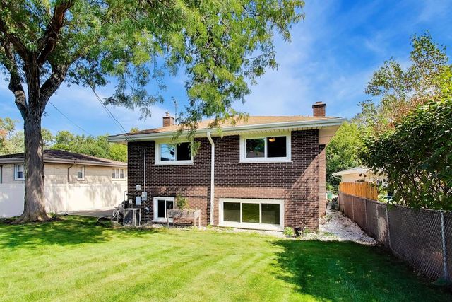 2838 Sunnyside Avenue, Westchester, IL 60154