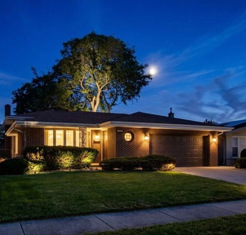 2838 Sunnyside Avenue, Westchester, IL 60154