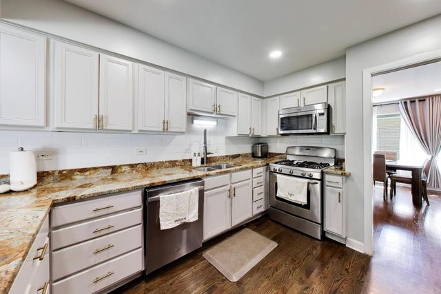 2838 Sunnyside Avenue, Westchester, IL 60154