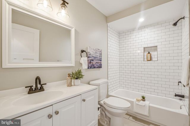 1383 ADAMS ST NE, Washington, DC 20018
